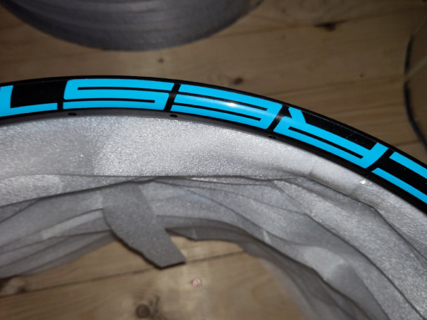 Stans Crest NoTubes MK3 Felgen 27,5, 32 Loch